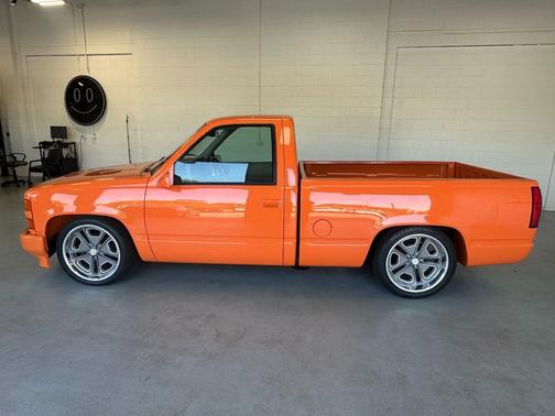 ORANGE 1993 Chevrolet 1500 REG CAB 117.5 WB