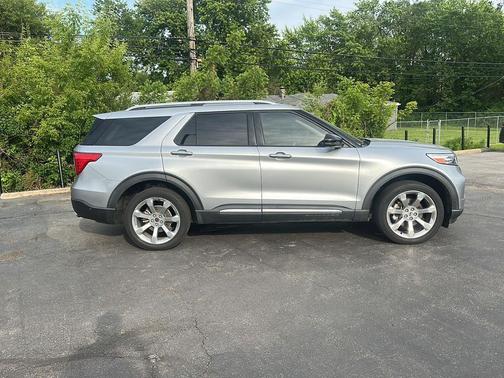 Iconic Silver Metallic 2020 Ford Explorer Platinum