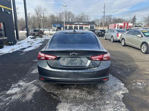 2021 Chevrolet Malibu FWD LT