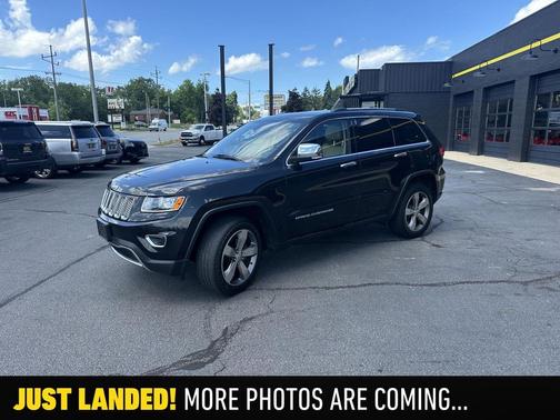 Brilliant Black Crystal Pearlcoat 2014 Jeep Grand Cherokee Limited