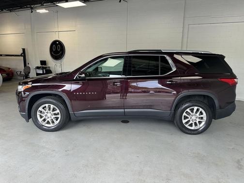 Black Currant Metallic 2018 Chevrolet Traverse LT Cloth