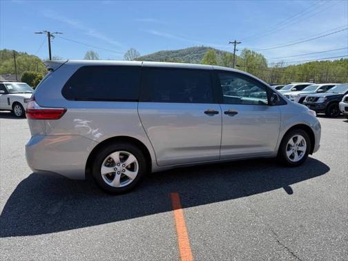 2017 Toyota Sienna SE