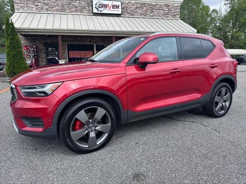 2019 Volvo XC40 T4 Momentum