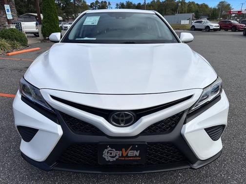 2020 Toyota Camry SE