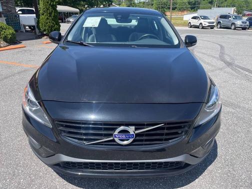 Onyx Black Metallic 2017 Volvo S60 T5 Dynamic