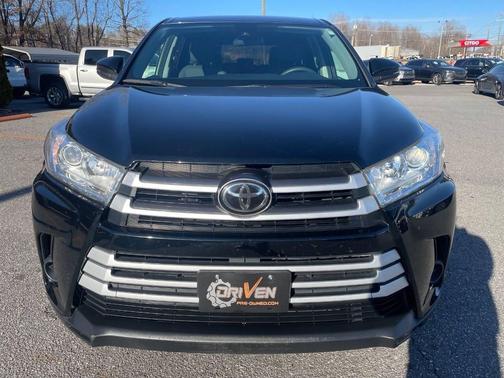 2017 Toyota Highlander LE