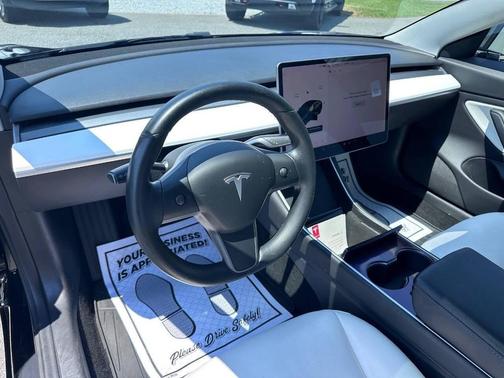 2019 Tesla Model 3 Standard Range Plus
