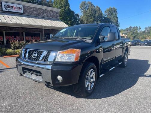 2012 Nissan Titan SV