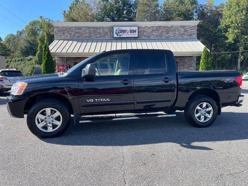 2012 Nissan Titan SV
