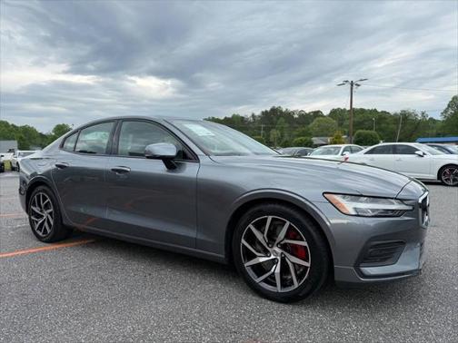 2019 Volvo S60 T6 Momentum