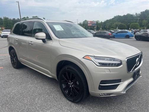 Luminous Sand Metallic 2018 Volvo XC90 T6 Momentum