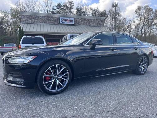 2019 Volvo S90 T5 Momentum