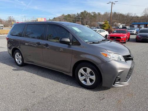 2018 Toyota Sienna SE