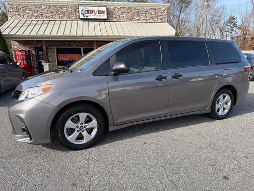 2018 Toyota Sienna SE
