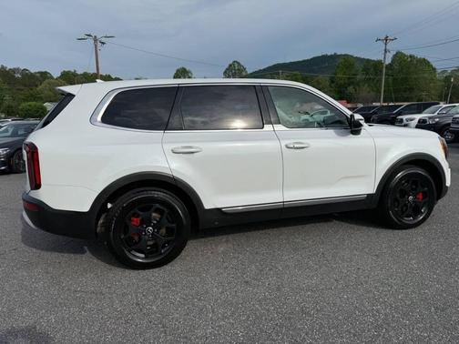 2020 Kia Telluride LX 4dr SUV