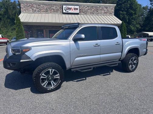 2017 Toyota Tacoma TRD Sport