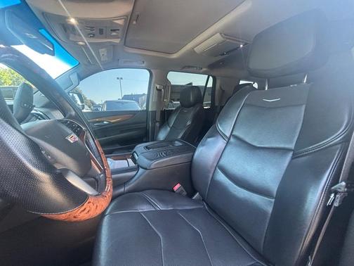 2016 Cadillac Escalade Luxury