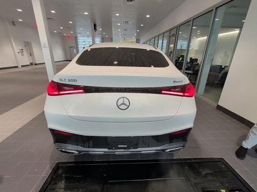 MANUFAKTUR Moonlight White Metallic 2024 Mercedes-Benz GLC 300 4MATIC Coupe
