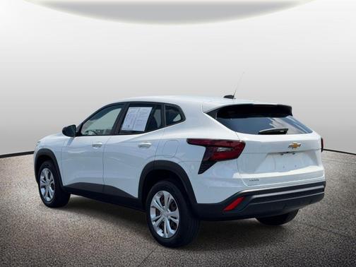 Summit White 2024 Chevrolet Trax LS