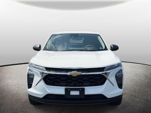 Summit White 2024 Chevrolet Trax LS