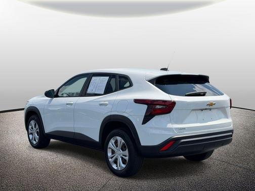 Summit White 2024 Chevrolet Trax LS