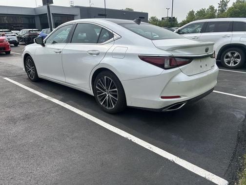 2022 Lexus ES 350 Base
