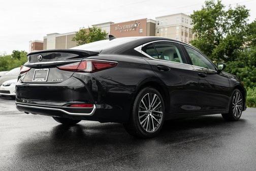 2024 Lexus ES 300h Base