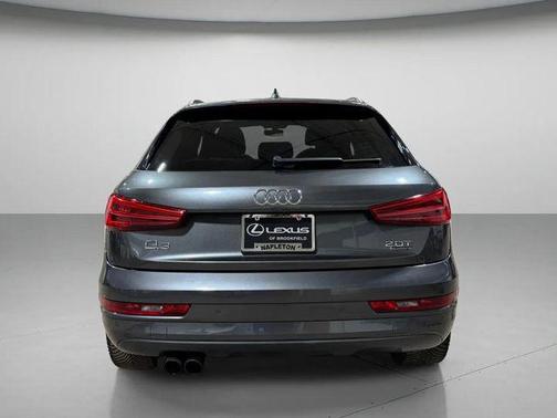 Daytona Gray Pearl Effect 2018 Audi Q3 2.0T Premium Plus