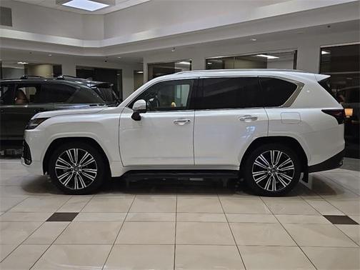 2022 Lexus LX 600 Luxury