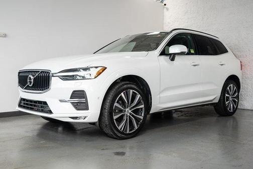 2022 Volvo XC60 B5 Momentum