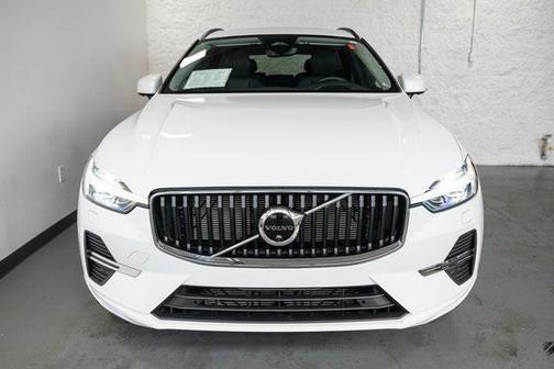 2022 Volvo XC60 B5 Momentum
