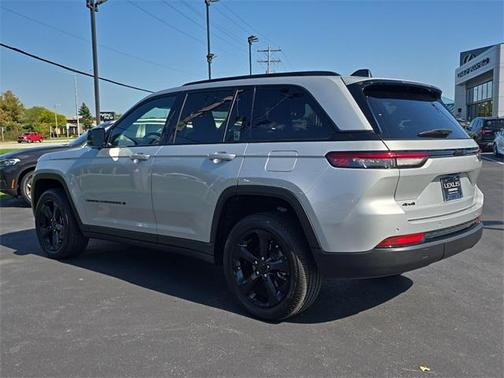 2022 Jeep Grand Cherokee Altitude