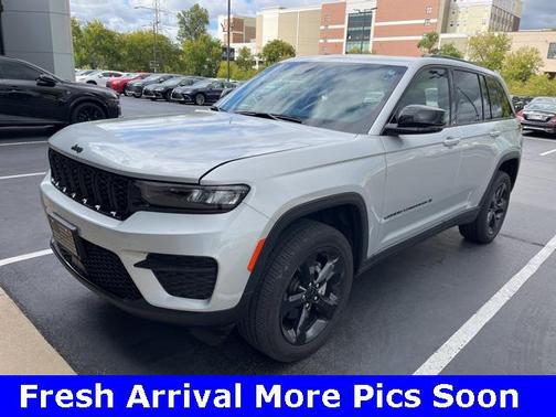 2022 Jeep Grand Cherokee Altitude