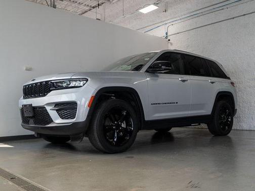 2022 Jeep Grand Cherokee Altitude