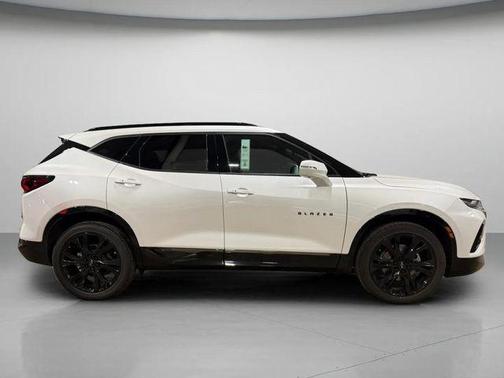 Iridescent Pearl Tricoat 2020 Chevrolet Blazer RS