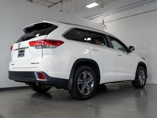 2017 Toyota Highlander Limited Platinum