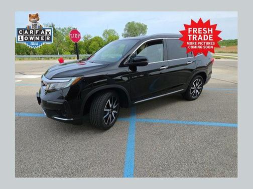 Crystal Black Pearl 2019 Honda Pilot Touring 8-Passenger
