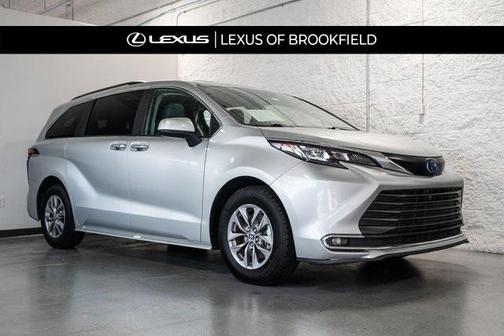 2024 Toyota Sienna XLE