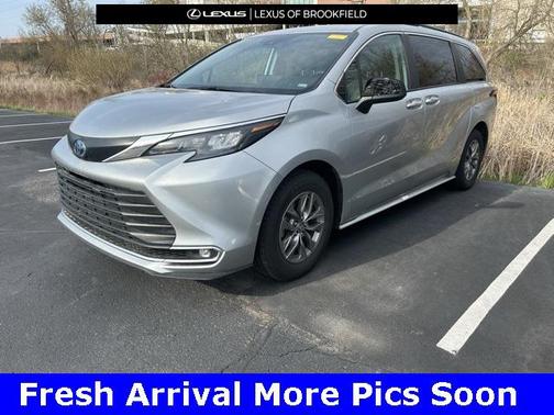 2024 Toyota Sienna XLE