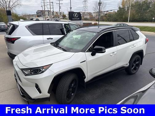 2020 Toyota RAV4 Hybrid SE