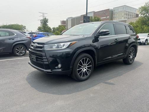 2017 Toyota Highlander SE