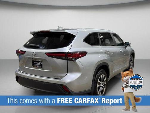 Celestial Silver Metallic 2023 Toyota Highlander XLE