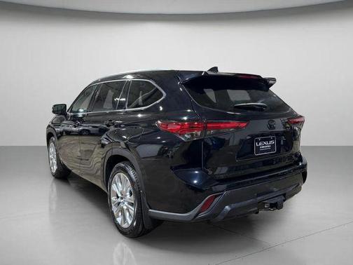 Midnight Black Metallic 2021 Toyota Highlander Limited