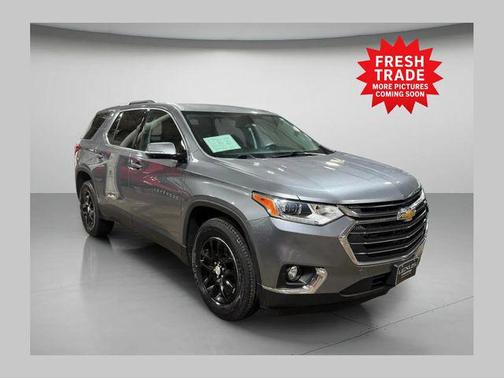 Satin Steel Metallic 2018 Chevrolet Traverse LT Cloth