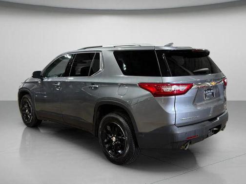 Satin Steel Metallic 2018 Chevrolet Traverse LT Cloth