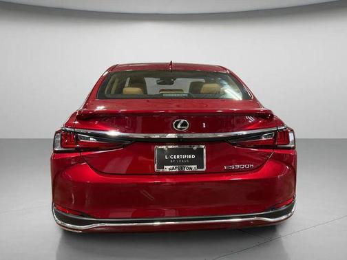 2025 Lexus ES 300h Base