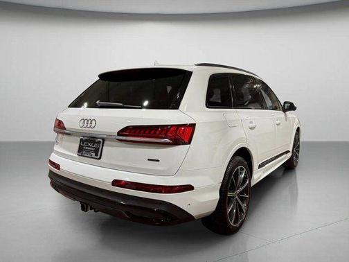 2021 Audi Q7 55 Premium Plus