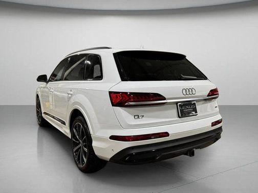 2021 Audi Q7 55 Premium Plus