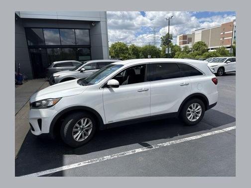 Snow White Pearl 2019 Kia Sorento LX