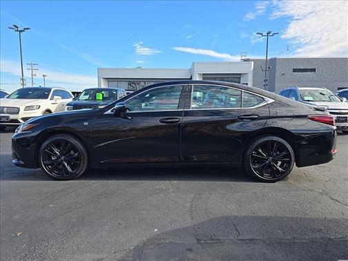 2025 Lexus ES 300h F SPORT Design